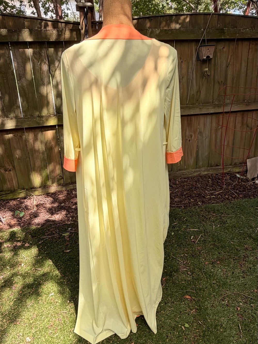 Vintage 60s/70s Van Raalte Peignoir Set - Picture 5 of 11